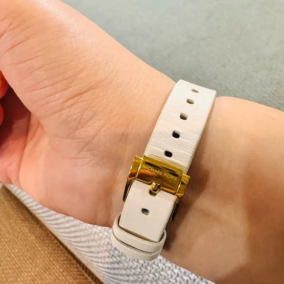 Michael Kors White and Gold Floral Accent Women's Watch - Picture 2 of 8